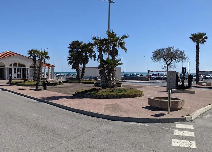 Superbe T4 Confort Avec Cour, Proche - 6 Pers. Parking - Fr-1-797-47 *