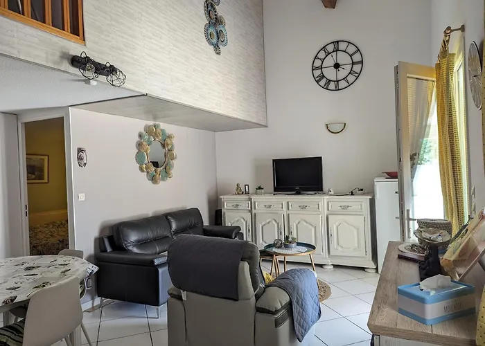 Superbe T4 Confort Avec Cour, Proche - 6 Pers. Parking - Fr-1-797-47