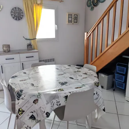 Superbe T4 Confort Avec Cour, Proche - 6 Pers. Parking - Fr-1-797-47 * Port-la-Nouvelle