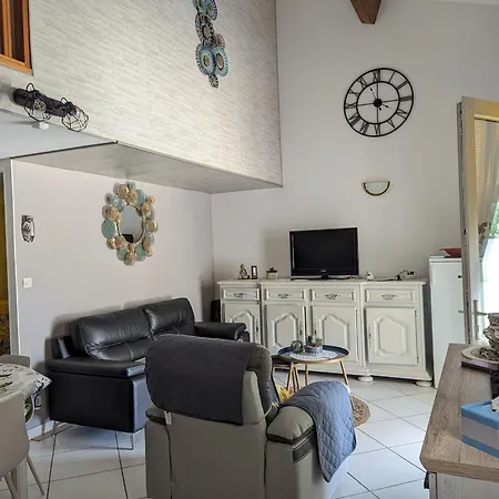 Superbe T4 Confort Avec Cour, Proche - 6 Pers. Parking - Fr-1-797-47